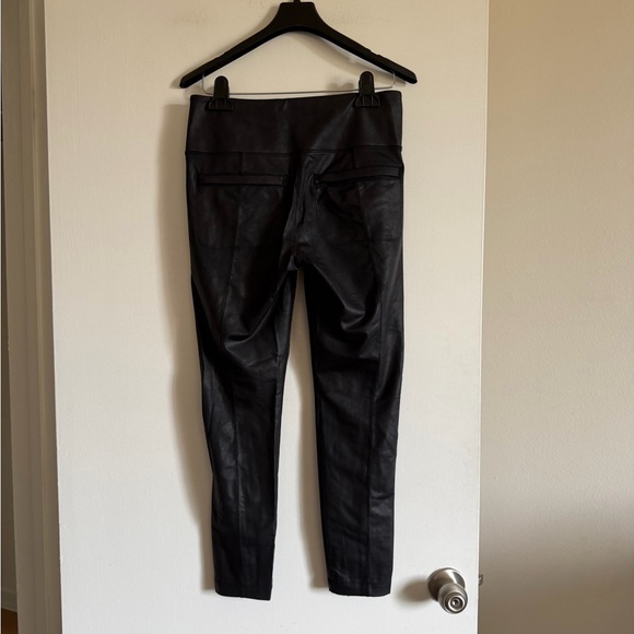 Athleta Black Delancey Gleam Tight Sculptek Stretch Leggings size MP - Picture 4 of 8